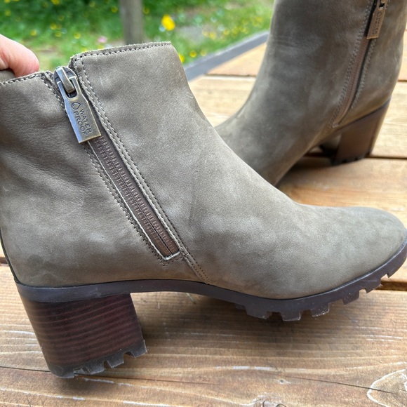 Vionic Wilma Olive Nubuck Waterproof Boots Size 6 - Picture 11 of 16